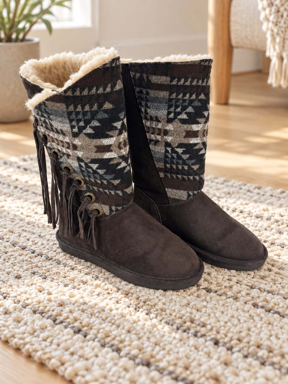 BEARPAW Kathy Aztec Suede Mid Calf Boots Brown Lace Up Fringe Women’s 7